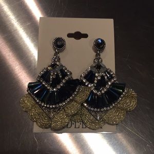 Isabelle Glam Earrings ✨